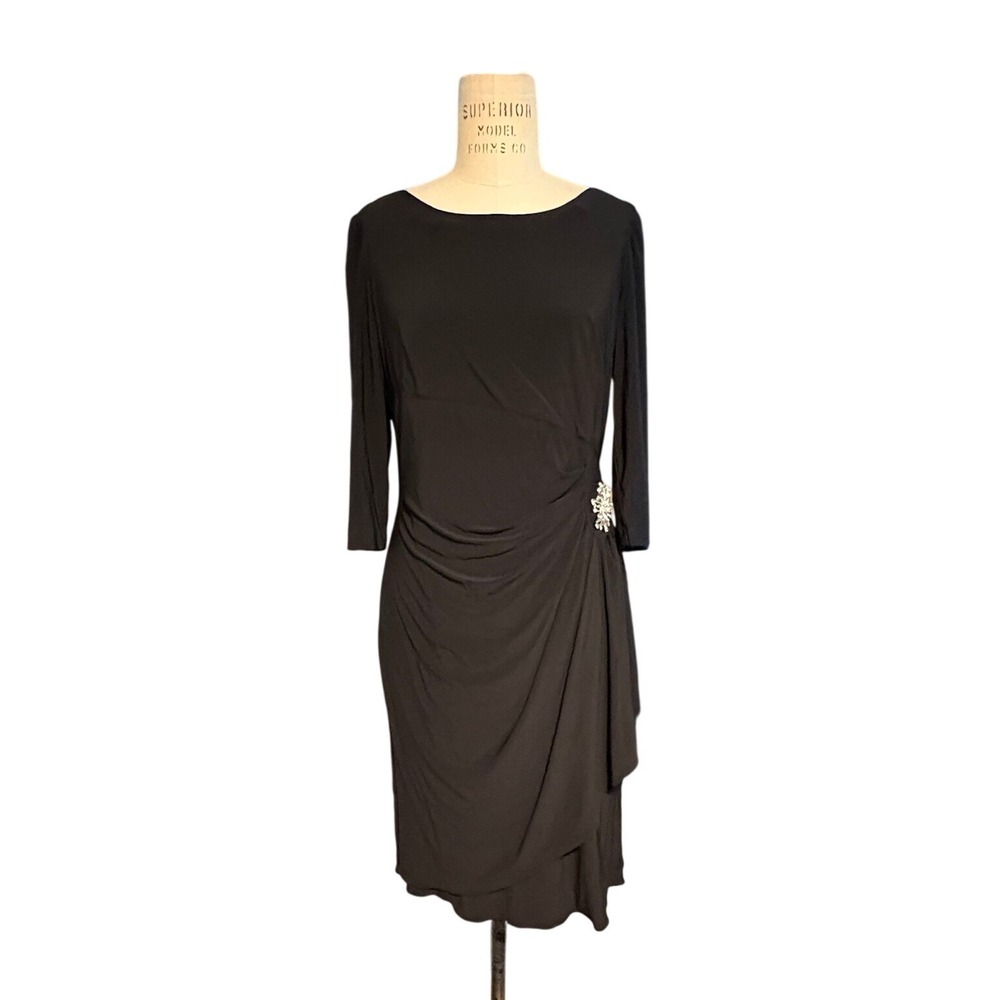 Alex Evenings Black Ruched Sheath Dress Rhinestone Brooch 3/4 Sleeve‎ Size 10